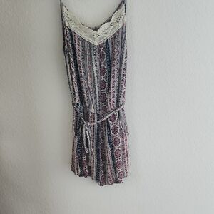 BE COOL Multicolor Knit with Lace Accent